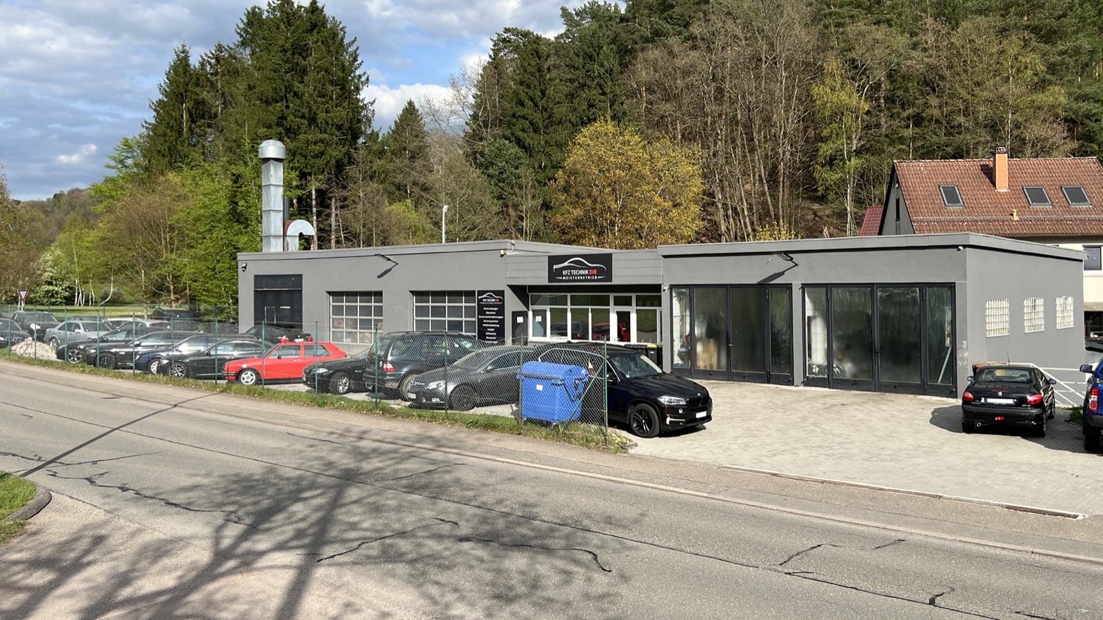 Außenansicht der Kfz Technik Dib in Pirmasens